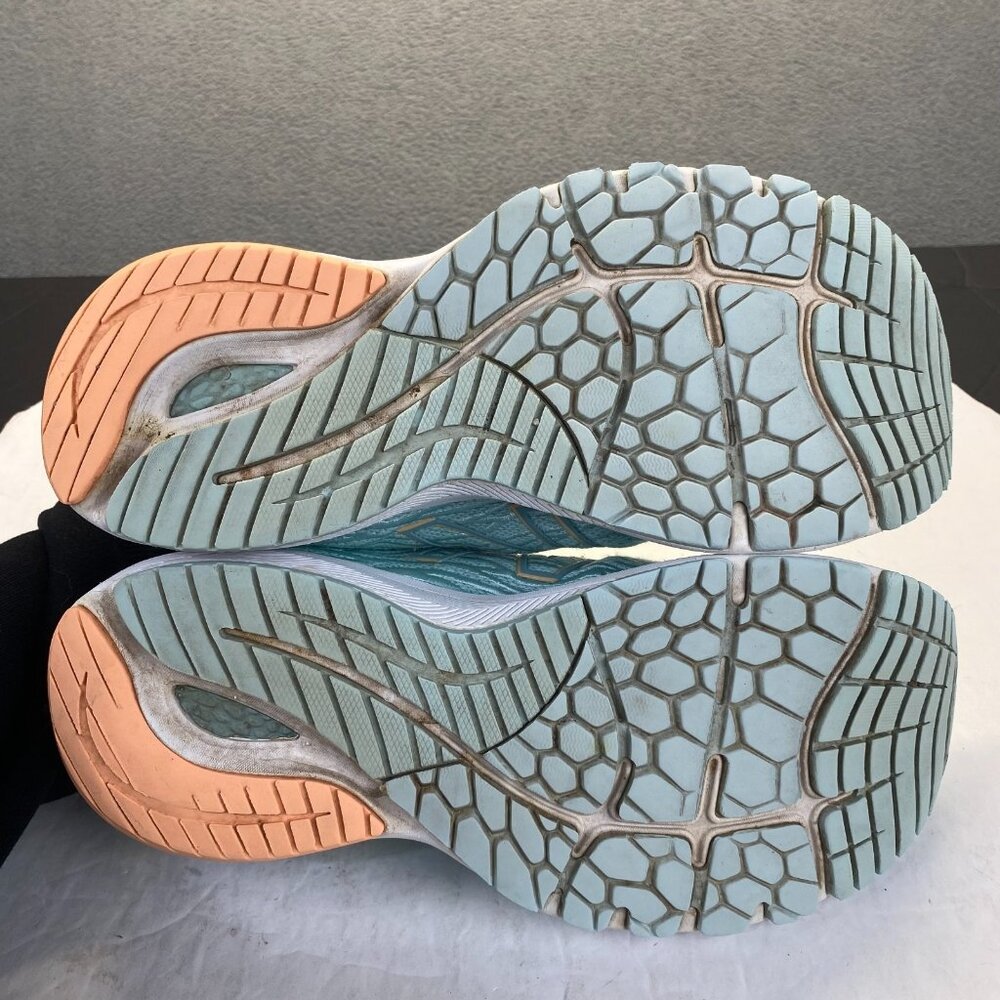 New Balance Fresh Foam 860v12 Women's Size 9.5 B Running Shoes,Sneakers,Comfort - Picture 3 of 13